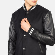 
Вид подкладки Showing Quilted Polyester Lining & Два функциональных внутренних кармана