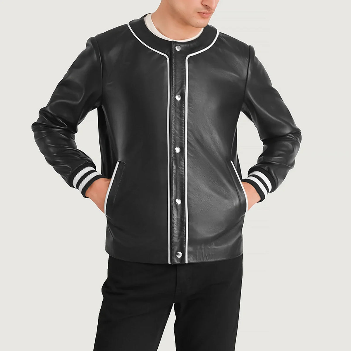 
Крупный план деталей of Collarless & Snap Button Buttons Hardware on Willis Black Leather Varsity Jacket